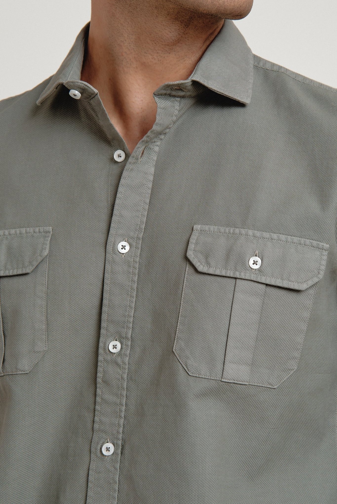 Camisa Harper Estructura Sahara Gris Verdoso - Sohhan