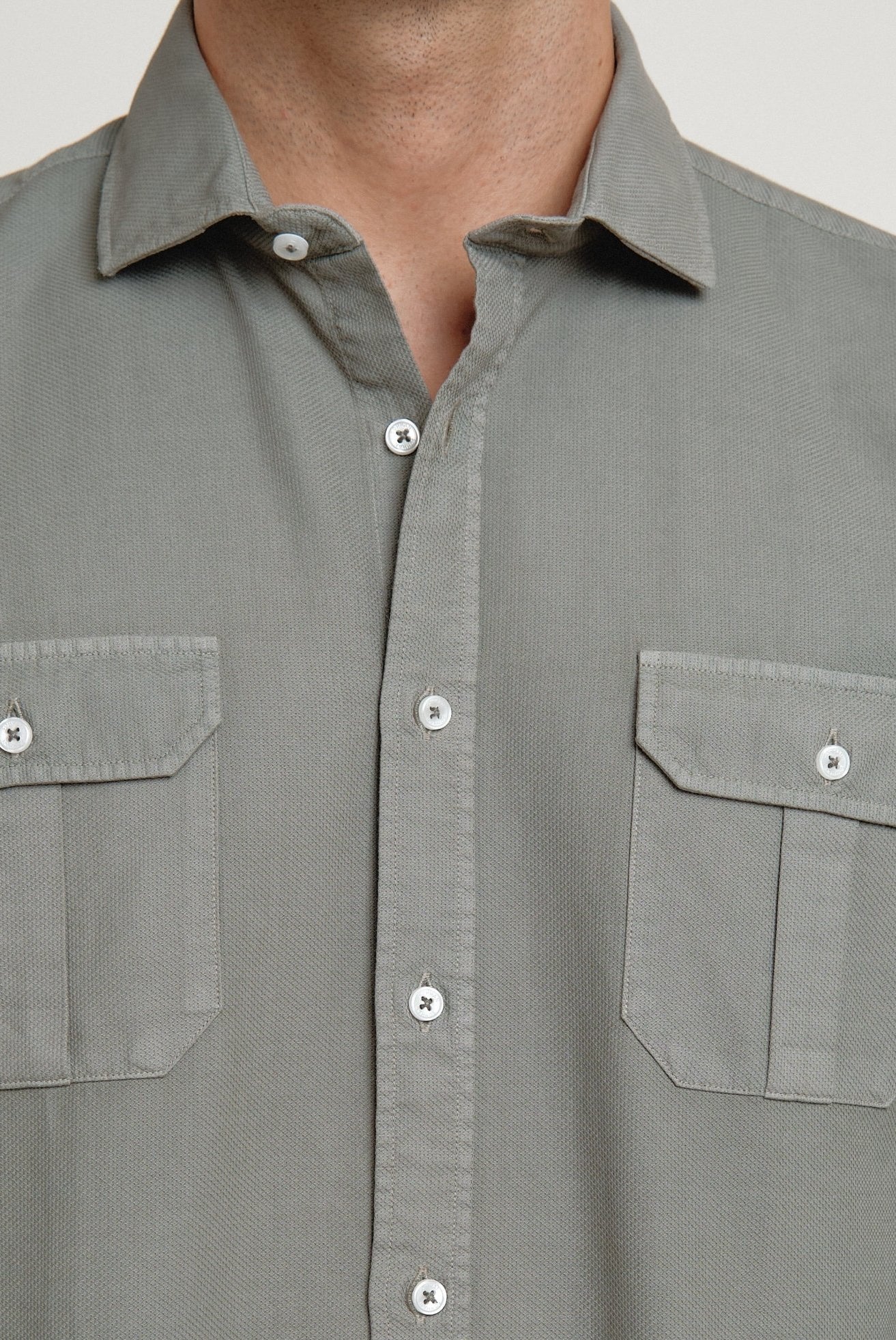 Camisa Harper Estructura Sahara Gris Verdoso - Sohhan