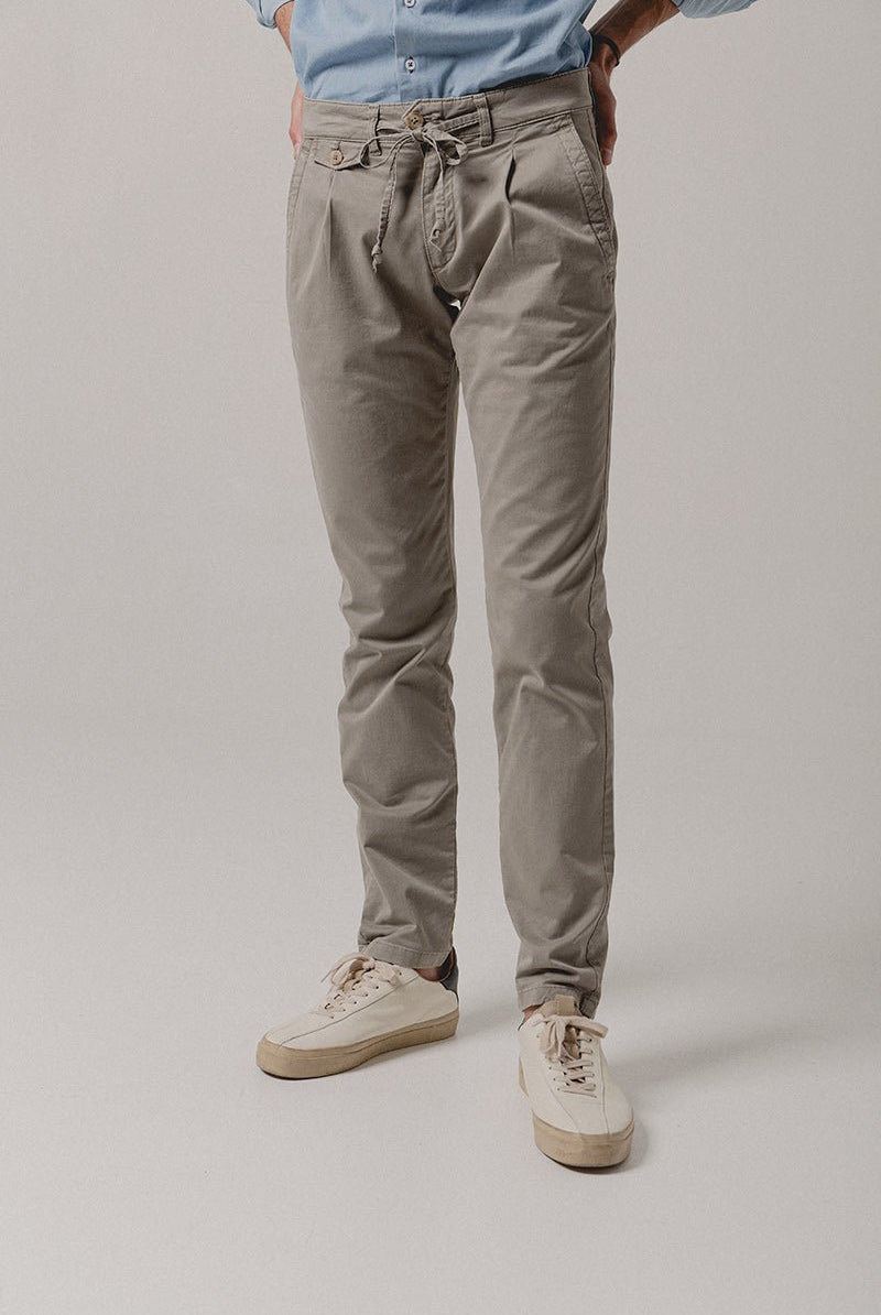 Pantalón Chino Pinza Paul Gris Verdoso - Sohhan