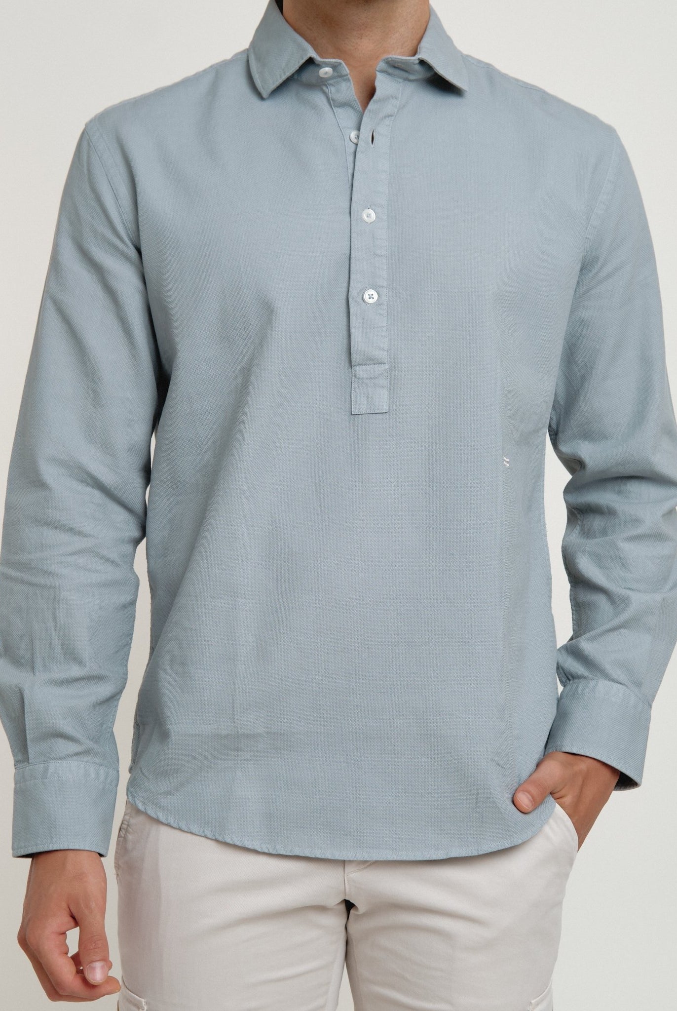 Polera Ethan Estructura Celeste Grisáceo - Sohhan