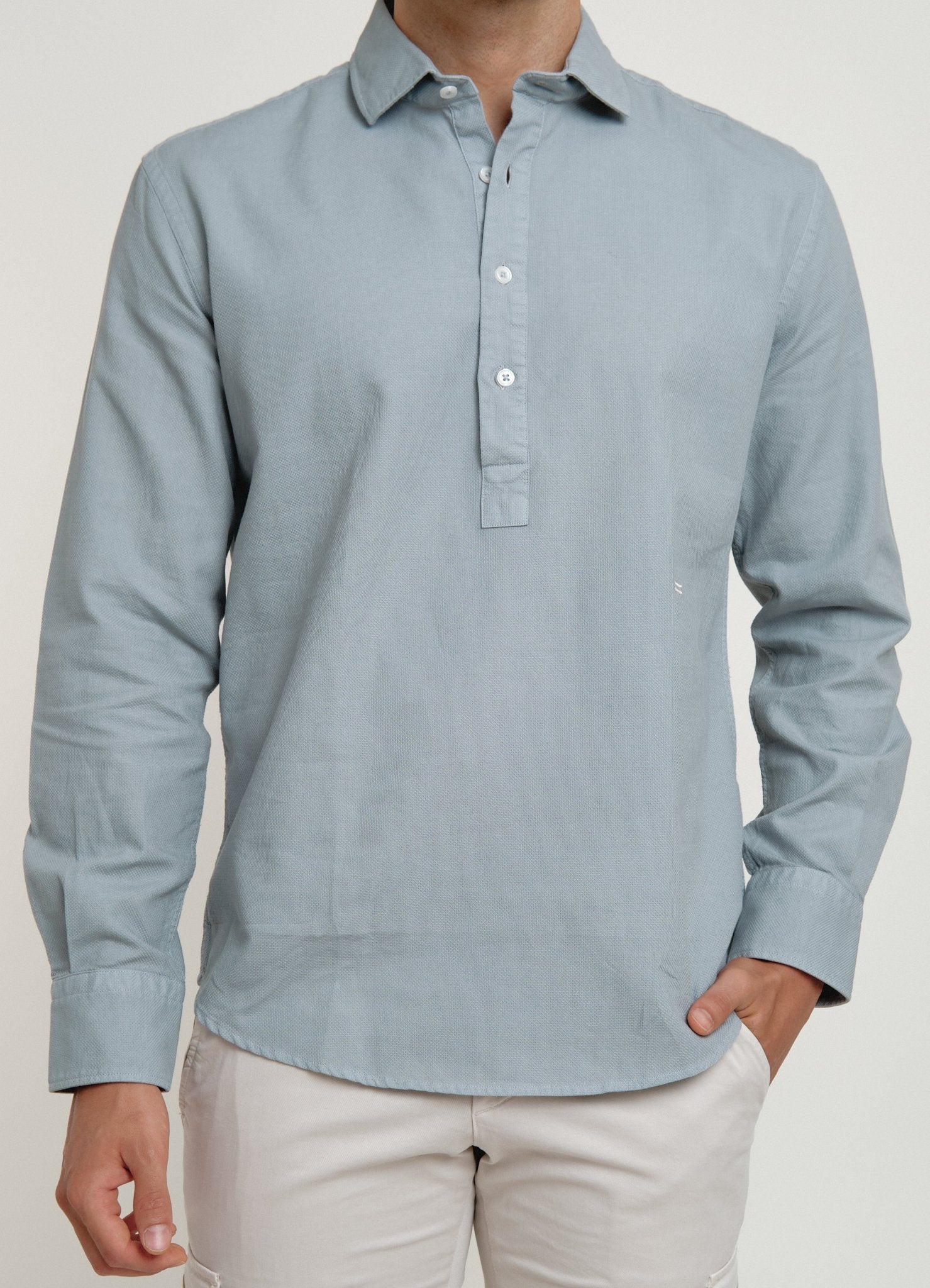 Polera Ethan Estructura Celeste Grisáceo - Sohhan