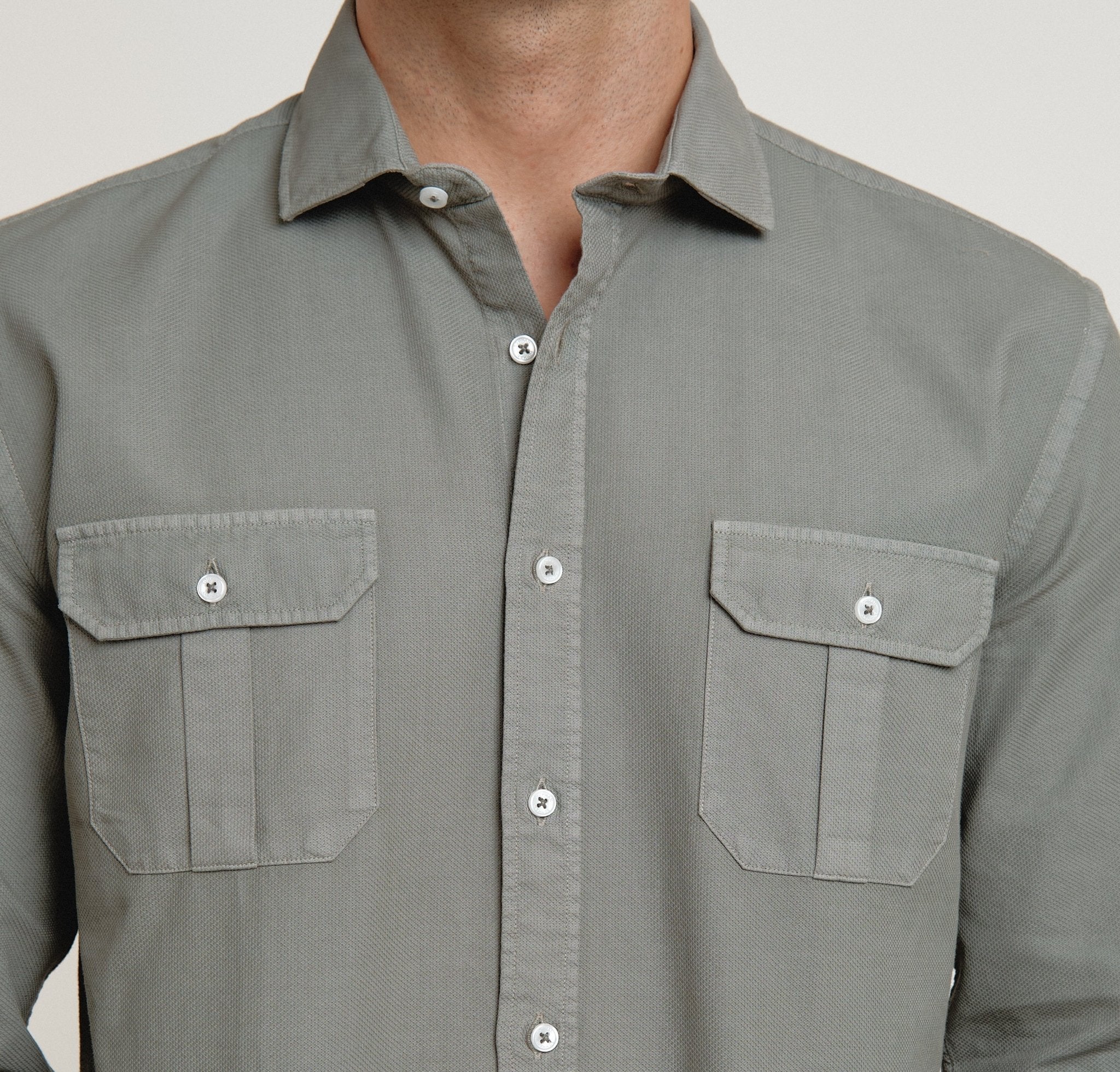 Camisa Harper Estructura Sahara Gris Verdoso - Sohhan