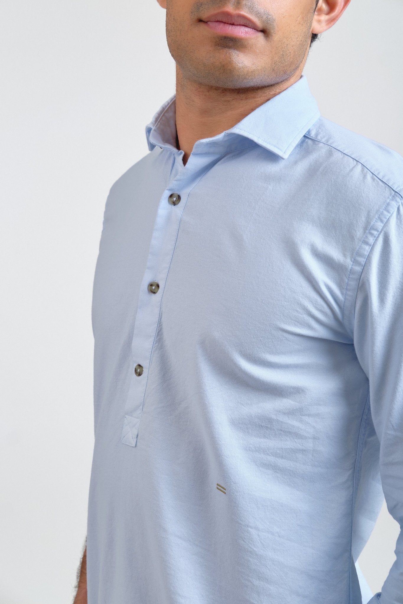 Polera Essential Oxford Celeste - Sohhan