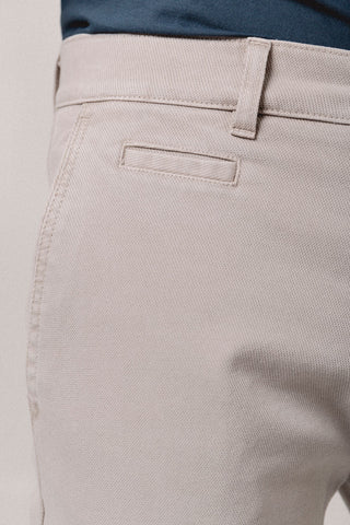 Pantalón chino beige estructura – Sohhan